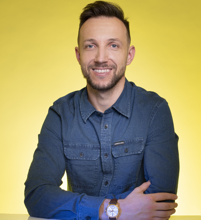 Modern Minimalist Simple Technology Facebook Cover (651×710 px) (2)